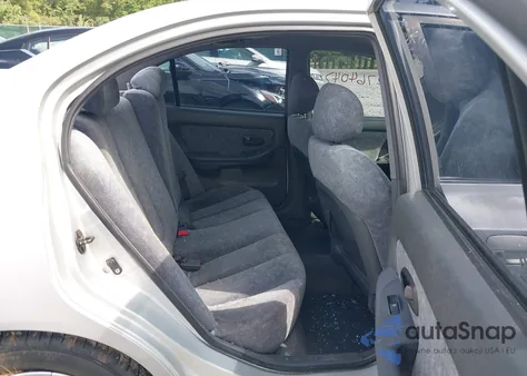 2001 Hyundai Elantra Gls z USA, uszkodzony, nr VIN KMHDN45DX1U079351